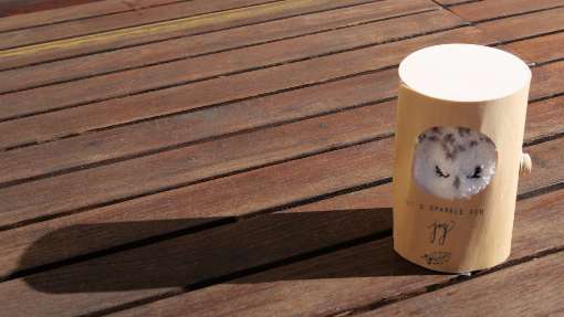 Photo 2: Veneer is suitable as compostable packaging, here as packaging for socks. Photo: IFN